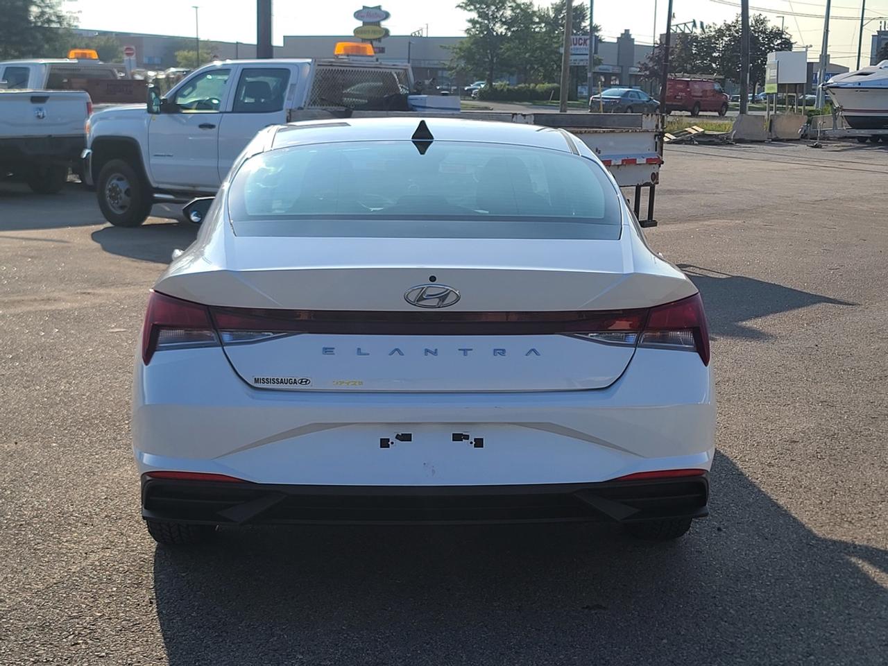 2021 Hyundai Elantra SEL Photo