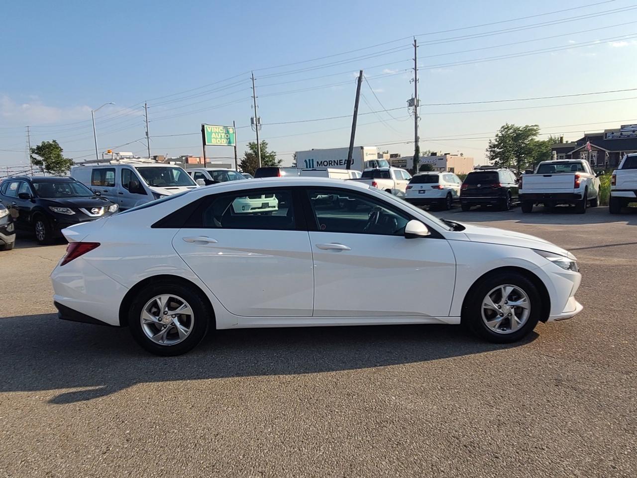 2021 Hyundai Elantra SEL Photo