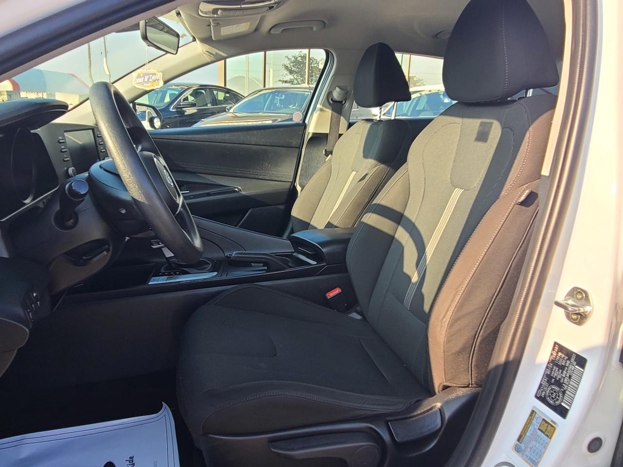 2021 Hyundai Elantra SEL Photo