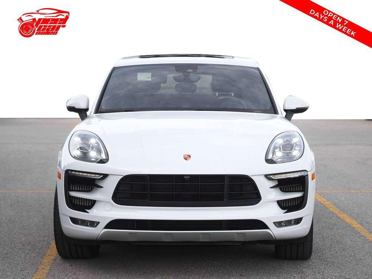 2017 Porsche Macan GTS Panoramic roof BSM. Bose Audio Leather Seats. Photo5