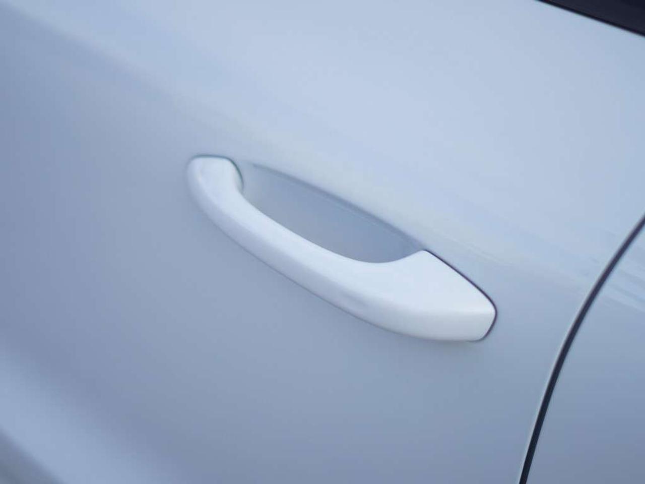 2017 Porsche Macan GTS Panoramic roof BSM. Bose Audio Leather Seats. Photo