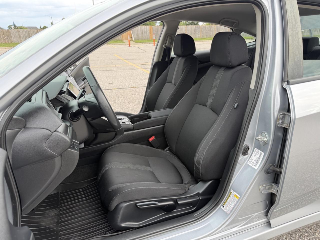 2018 Honda Civic SE | No-Accident | Honda Sensing | Alloy Rims | Lo Photo