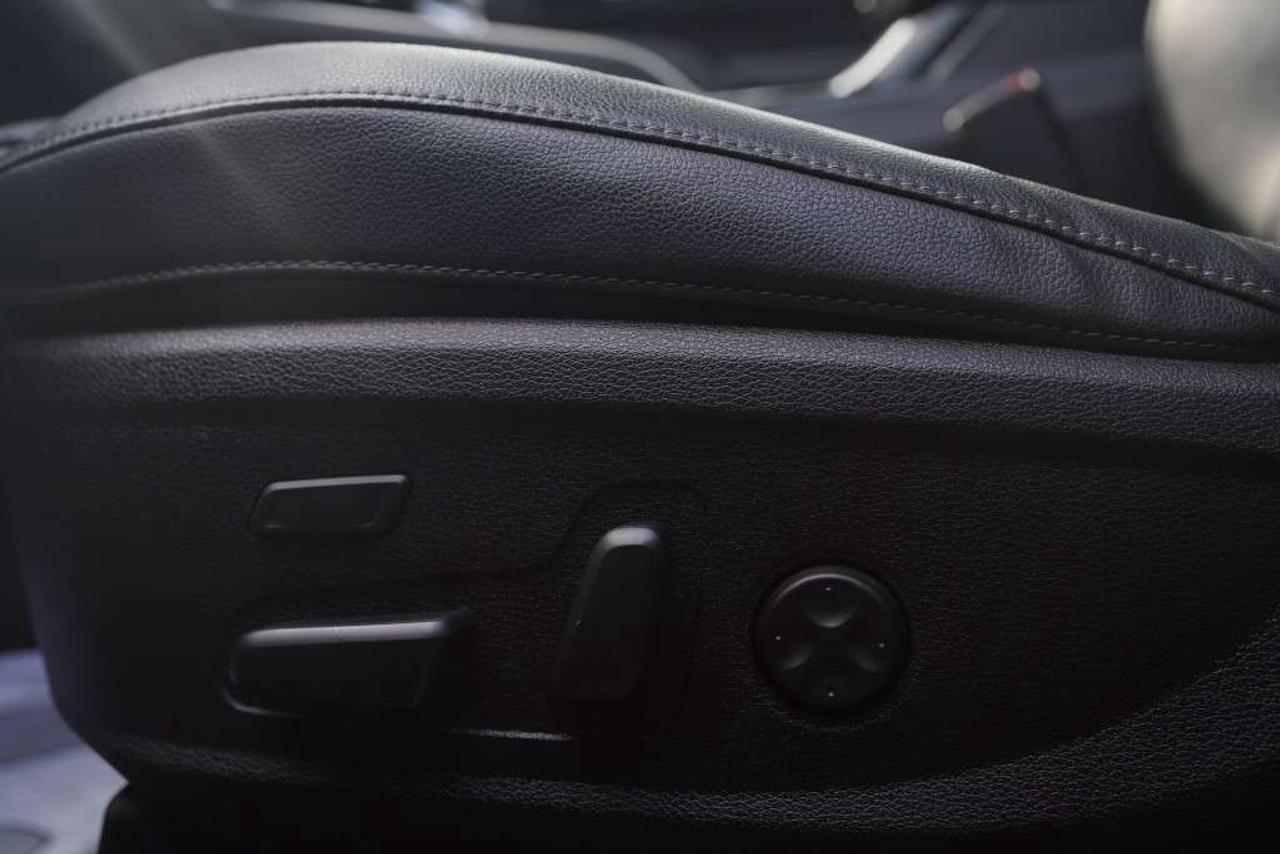 2024 Kia Telluride SX 8 Passenger One-Owner Massage Seats. Photo