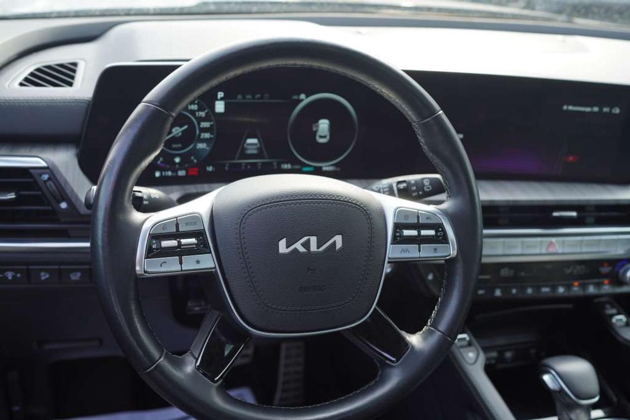 2024 Kia Telluride SX 8 Passenger One-Owner Massage Seats. Photo