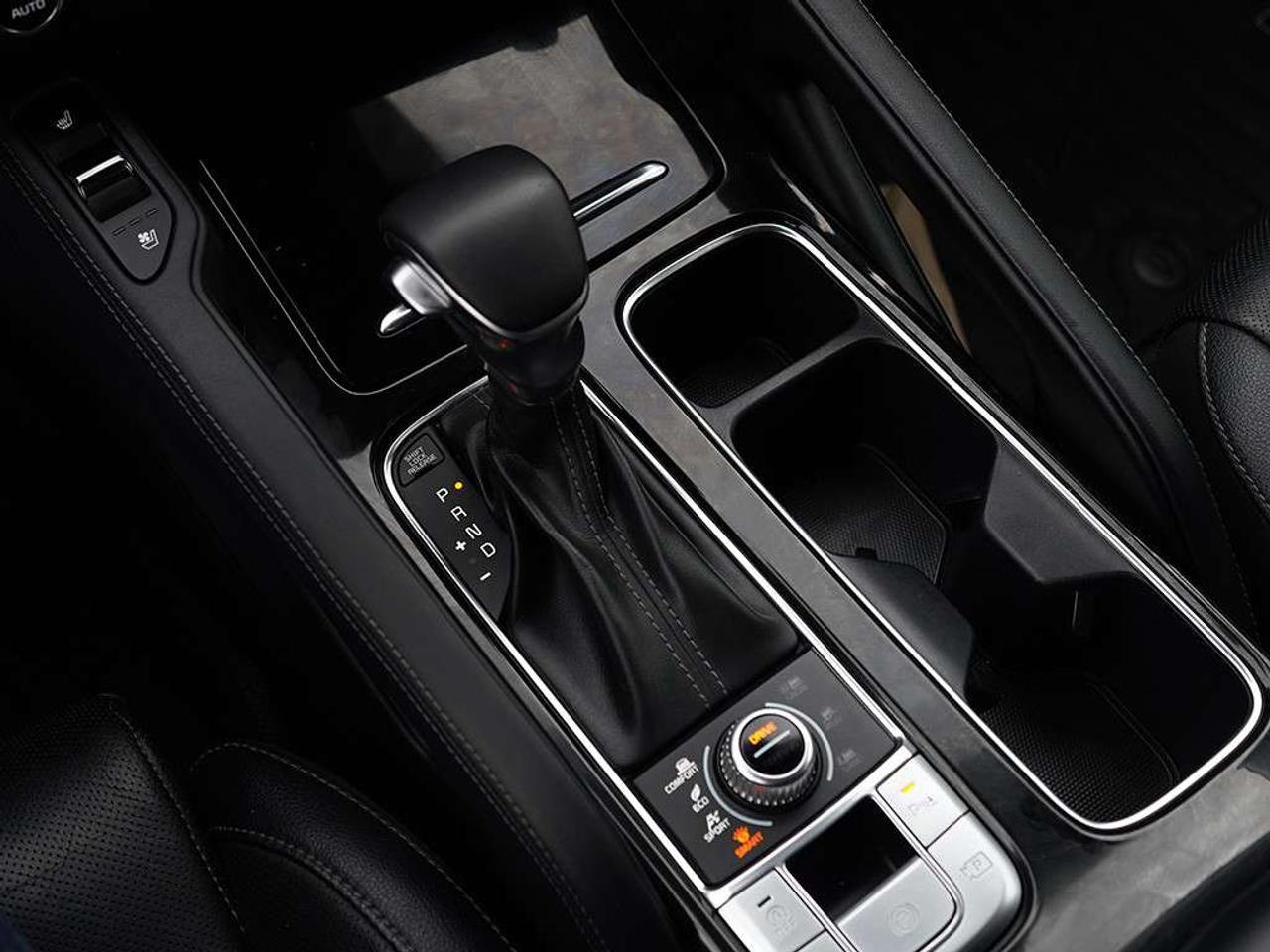 2024 Kia Telluride SX 8 Passenger One-Owner Massage Seats. Photo