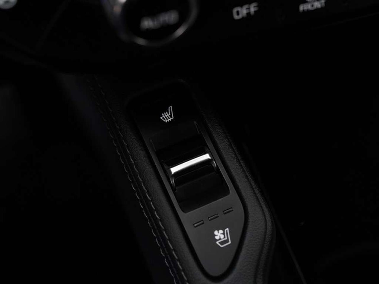 2024 Kia Telluride SX 8 Passenger One-Owner Massage Seats. Photo
