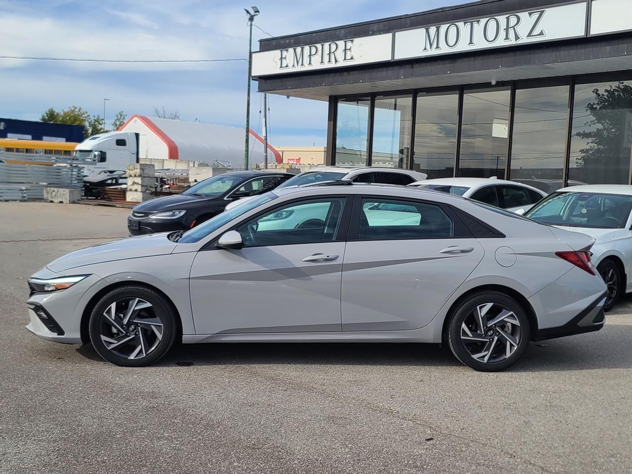 2025 Hyundai Elantra SEL Sport Photo