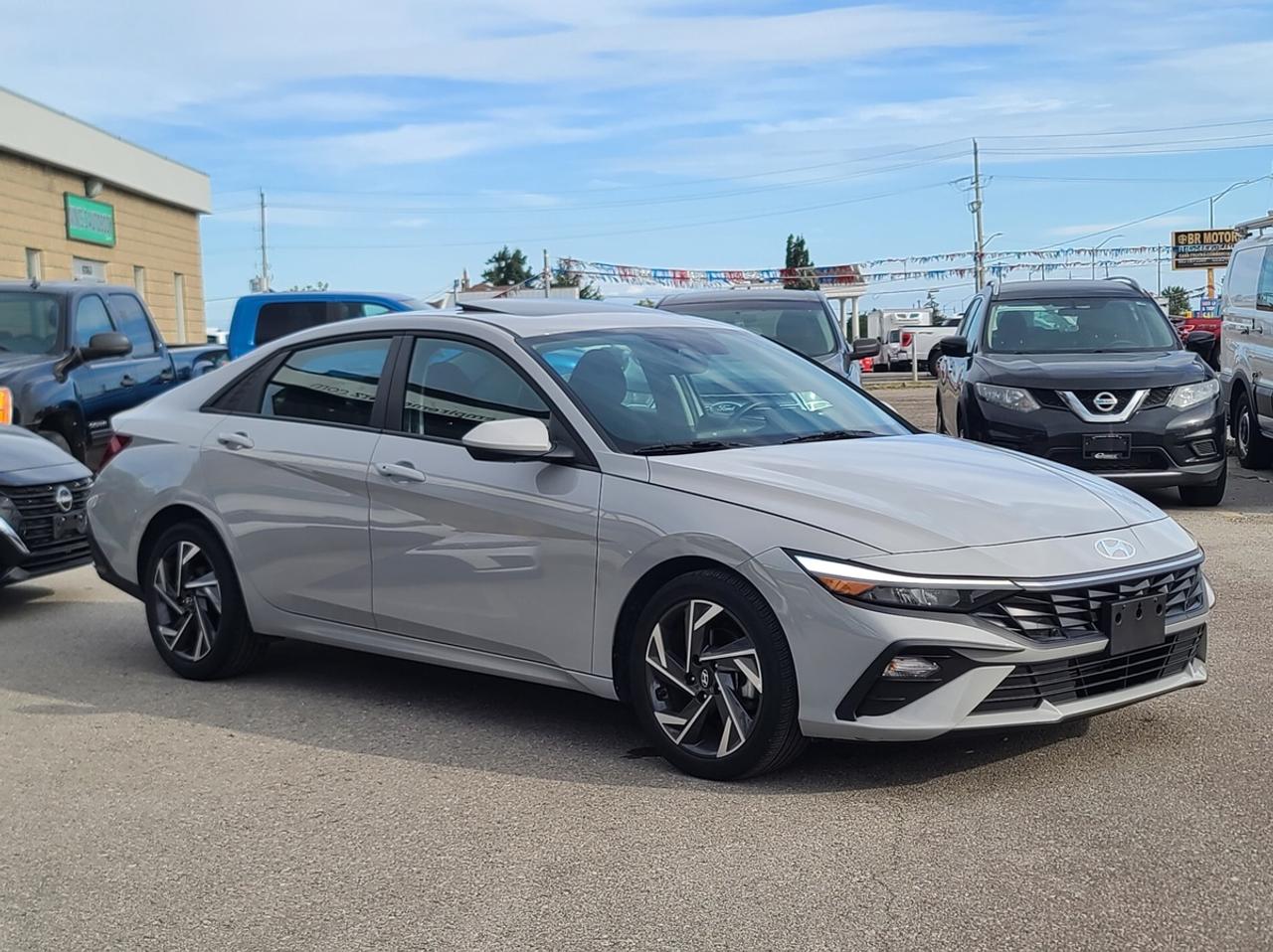 2025 Hyundai Elantra SEL Sport Photo