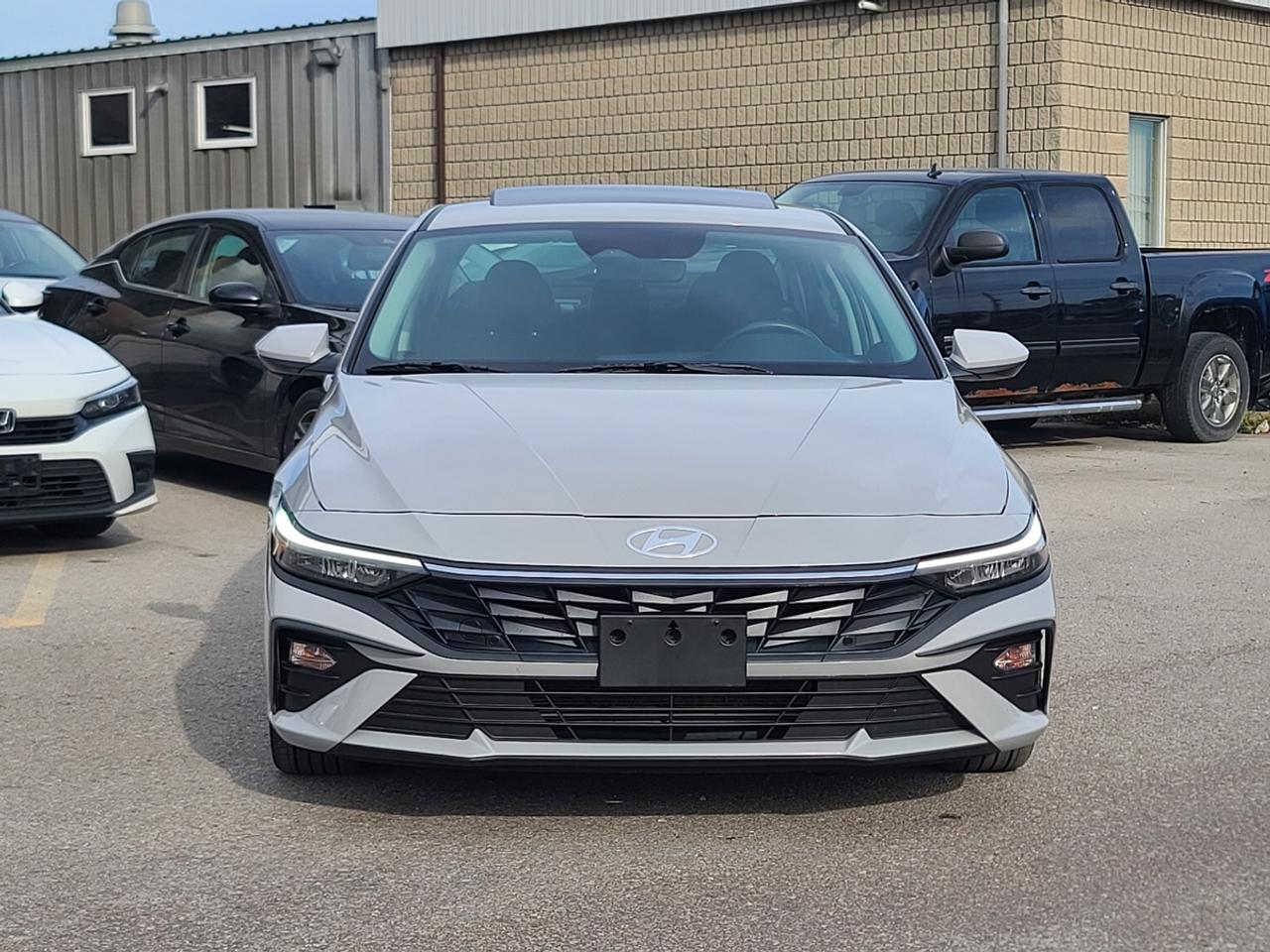 2025 Hyundai Elantra SEL Sport Photo