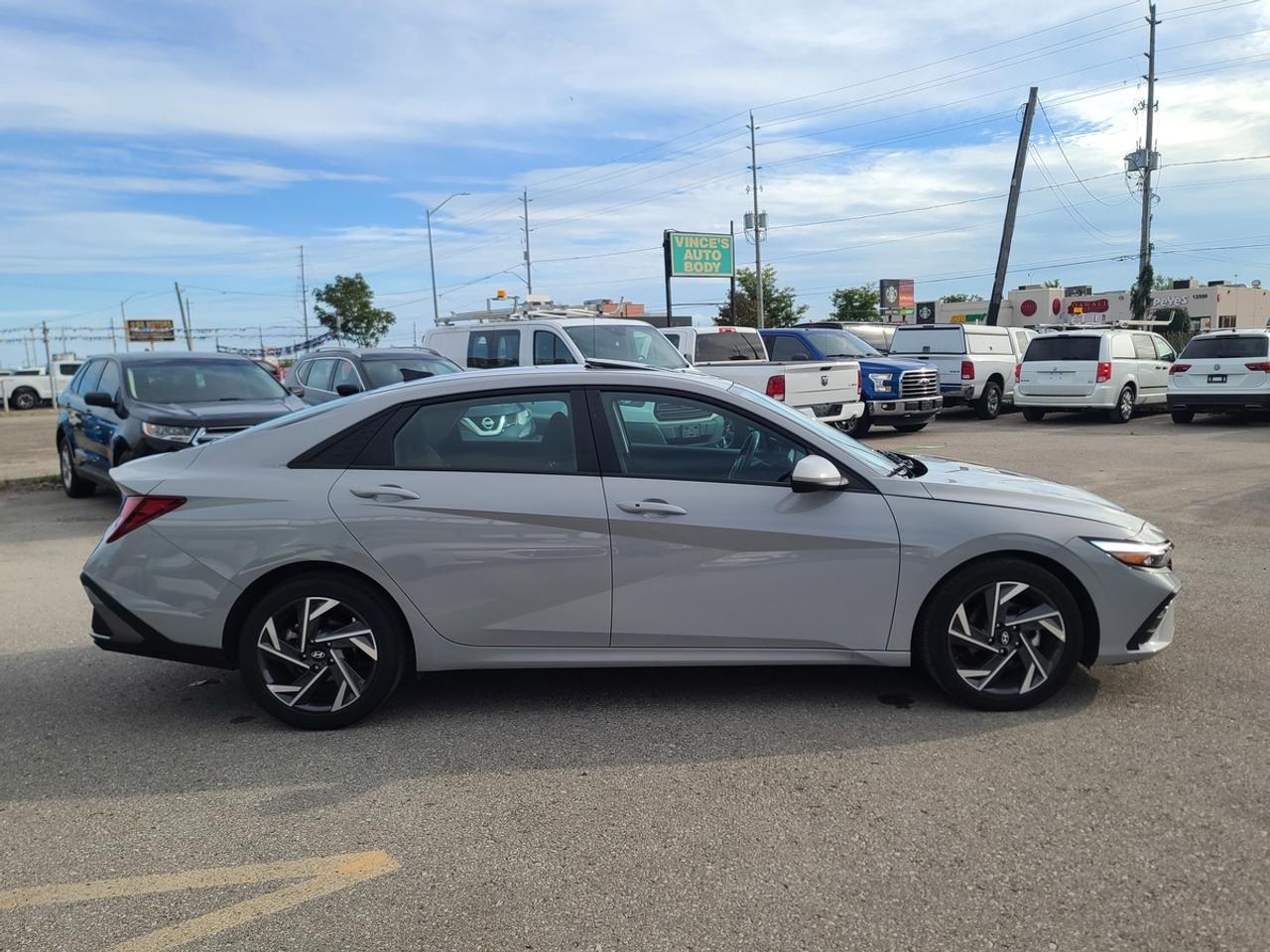 2025 Hyundai Elantra SEL Sport Photo