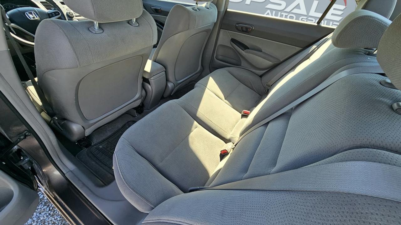 2009 Honda Civic DX-G Photo