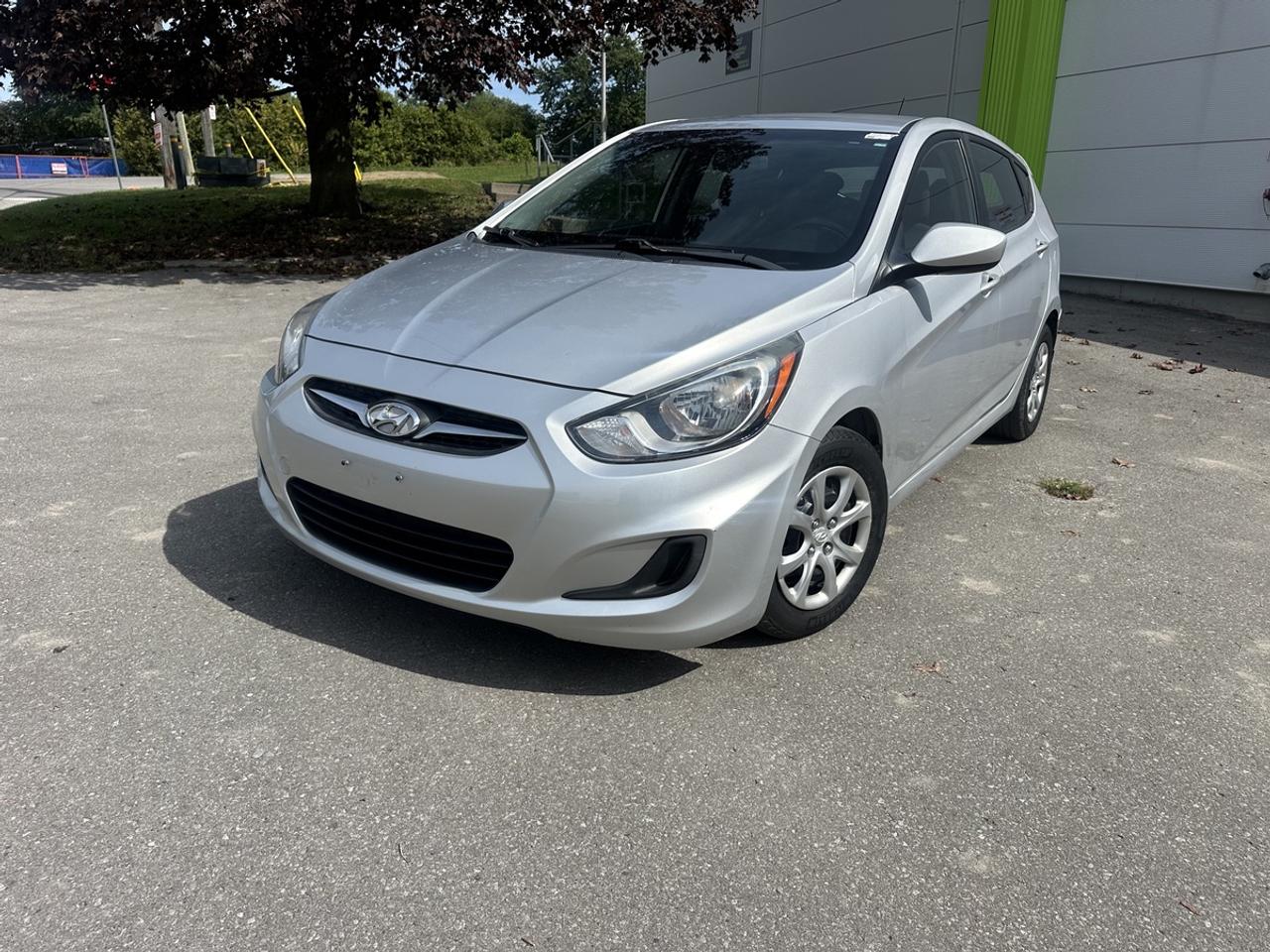 2014 Hyundai Accent GL Photo5