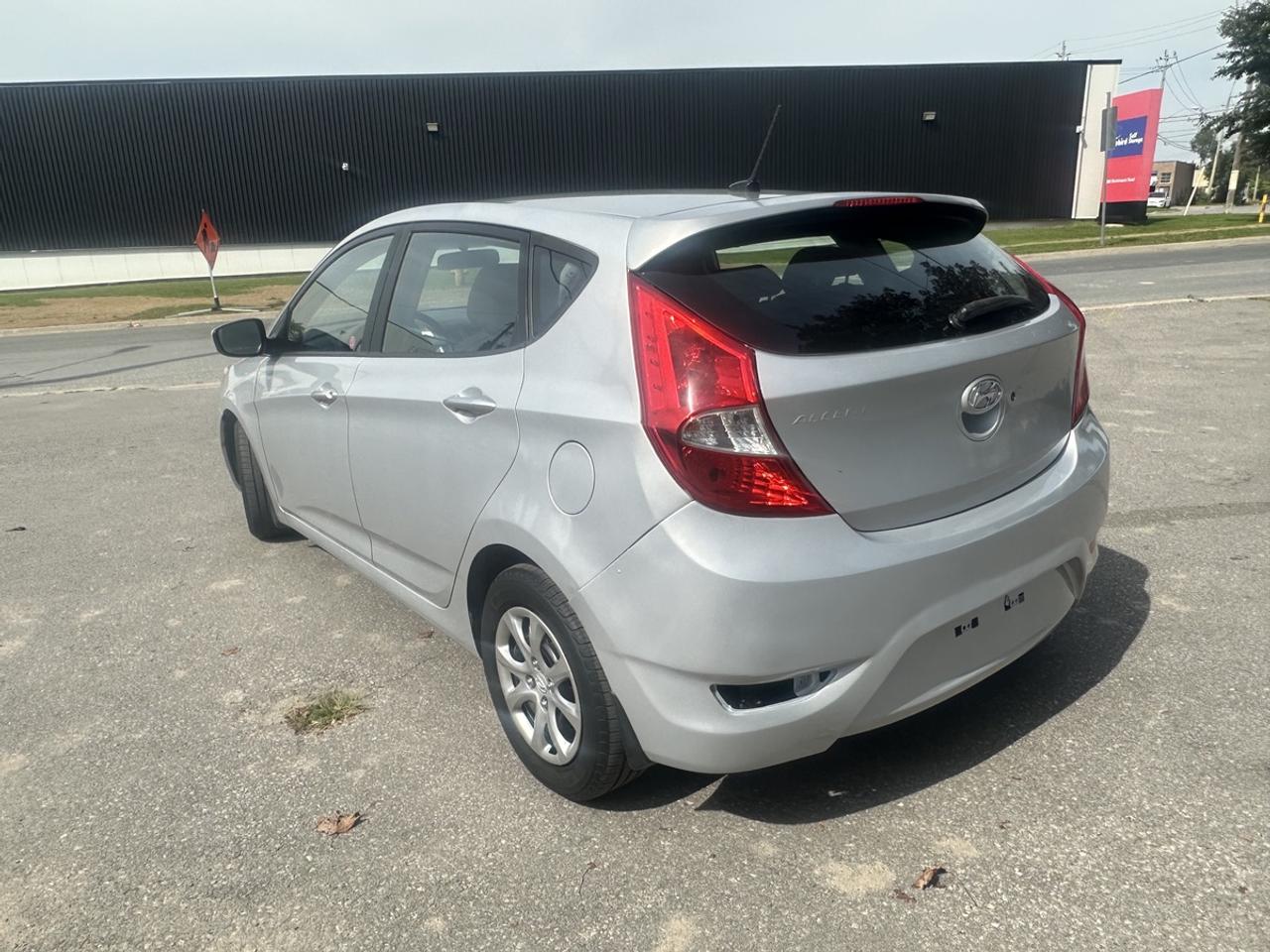 2014 Hyundai Accent GL Photo