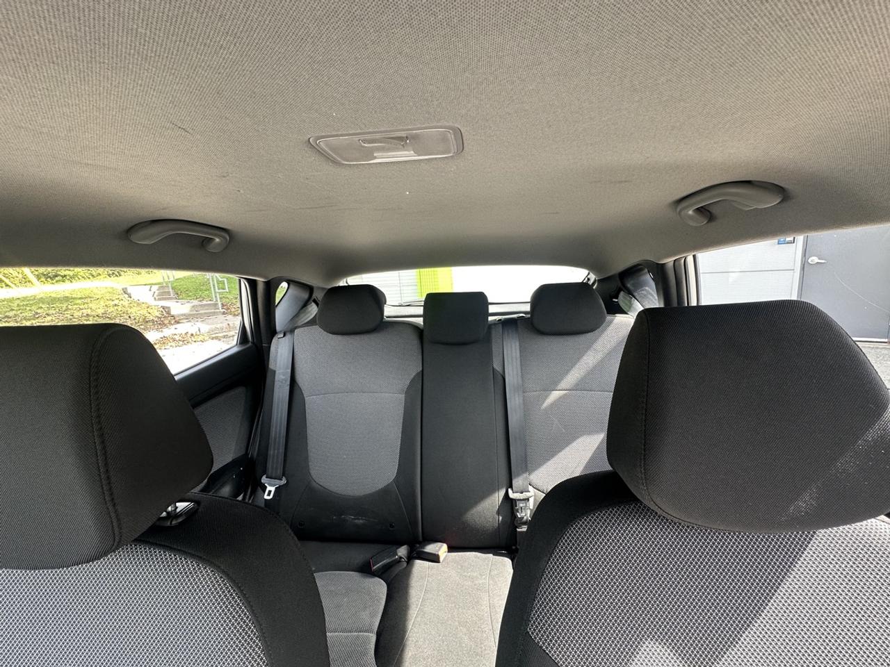 2014 Hyundai Accent GL Photo