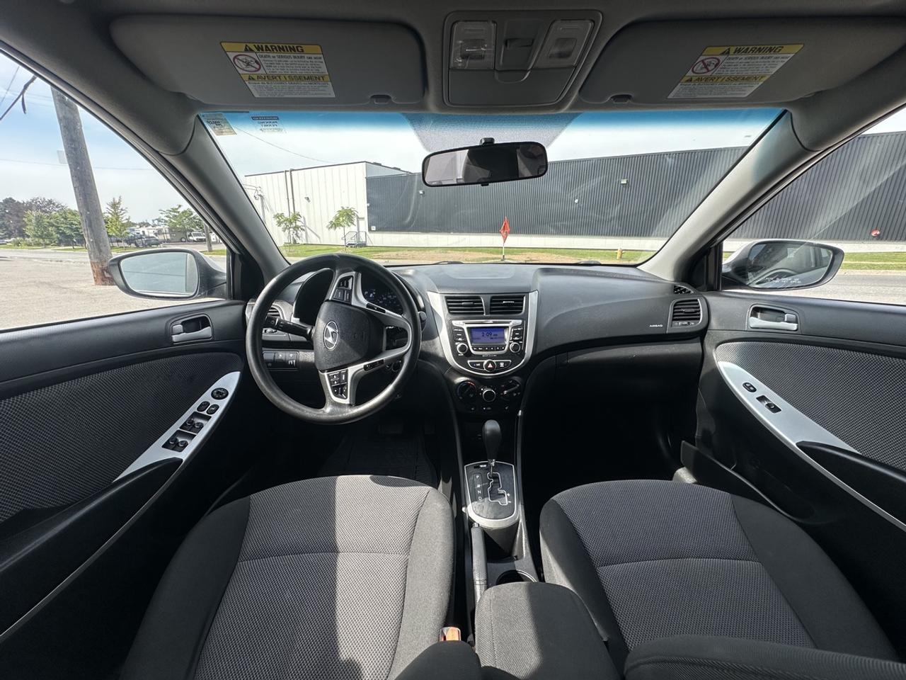 2014 Hyundai Accent GL Photo