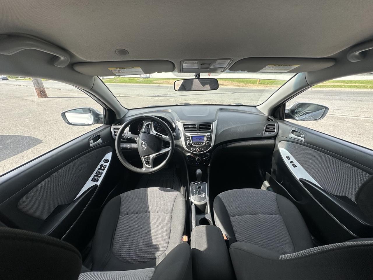 2014 Hyundai Accent GL Photo