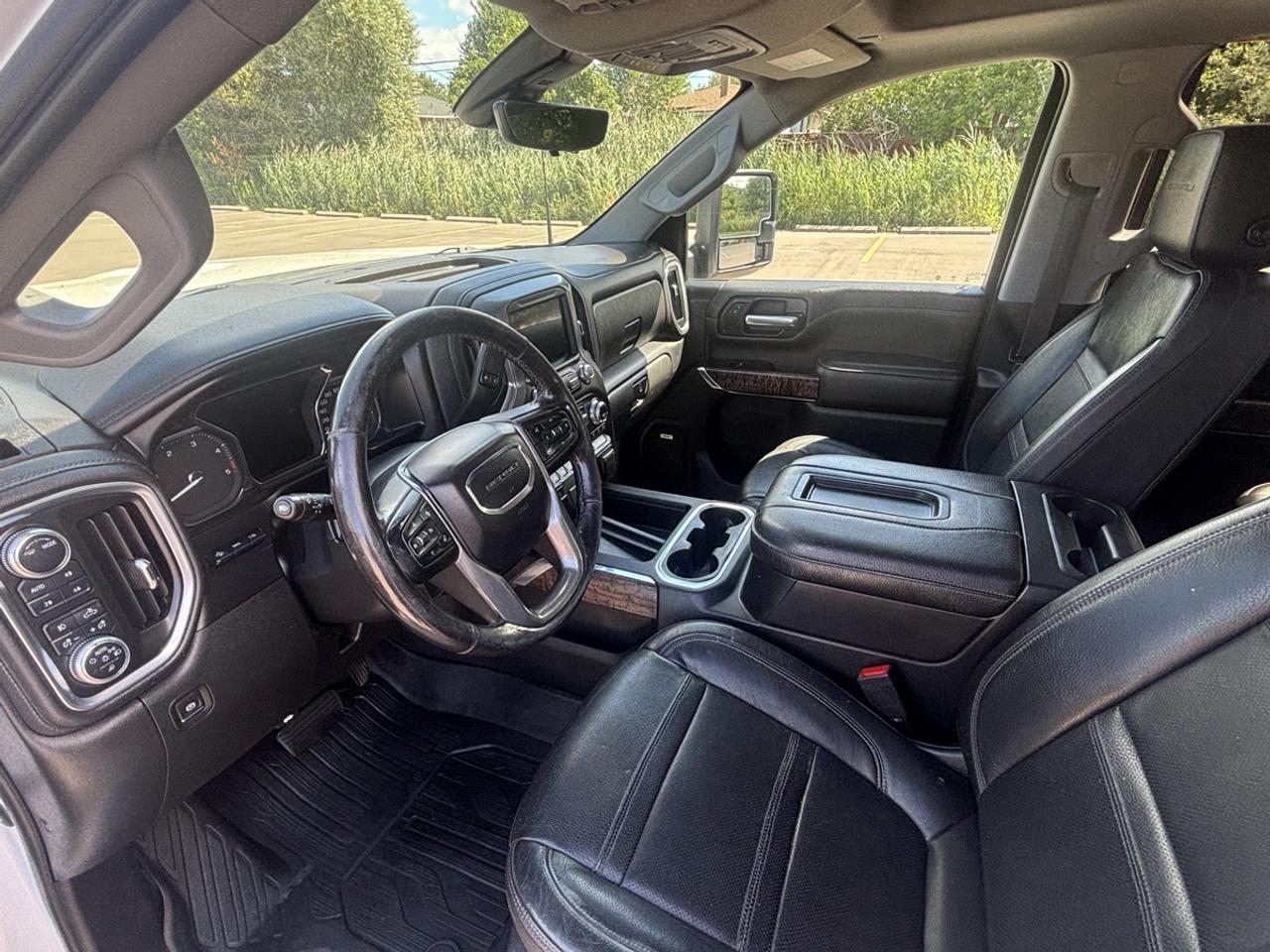 2020 GMC Sierra 2500 HD DENALI Photo