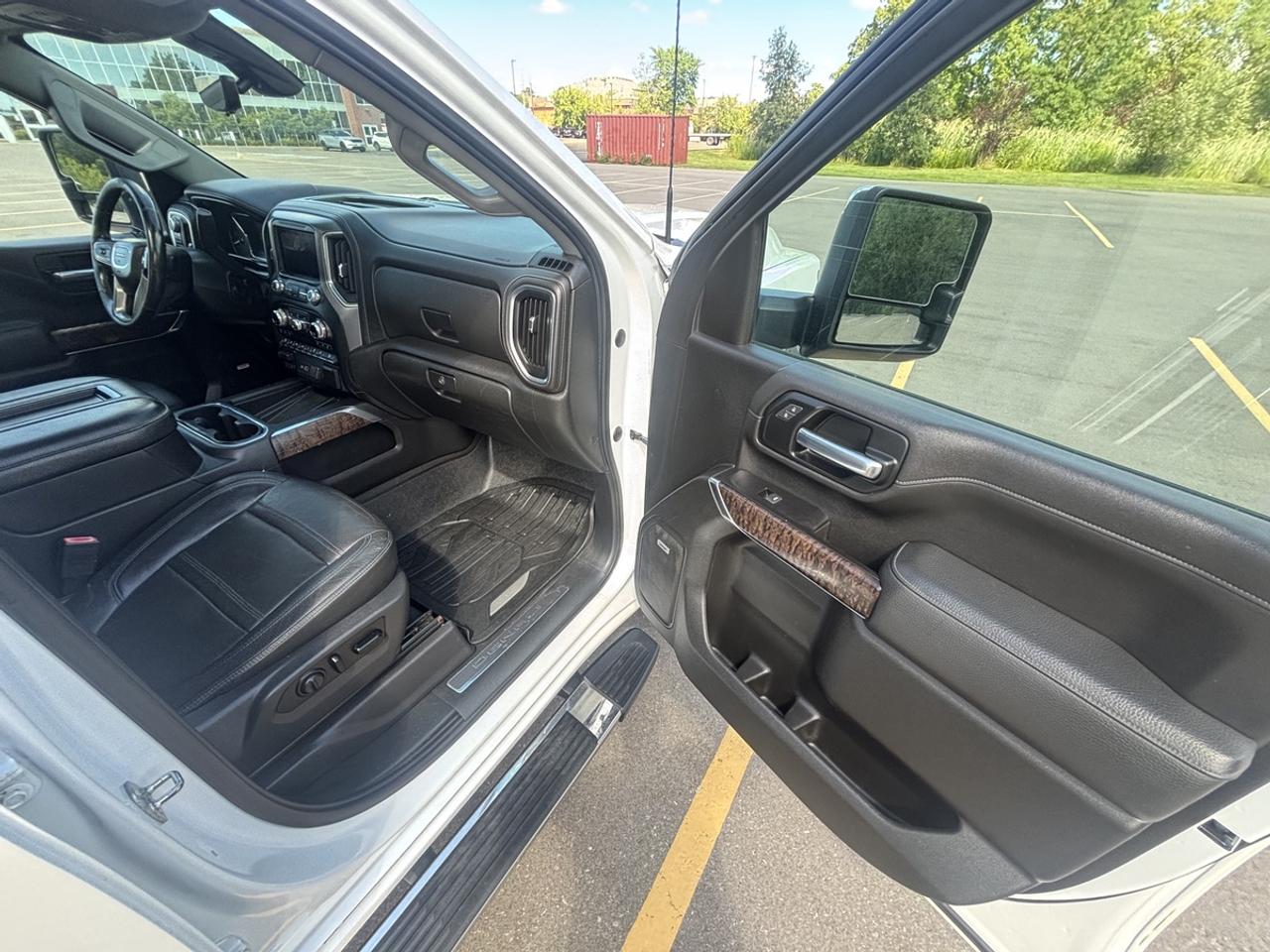 2020 GMC Sierra 2500 HD DENALI Photo