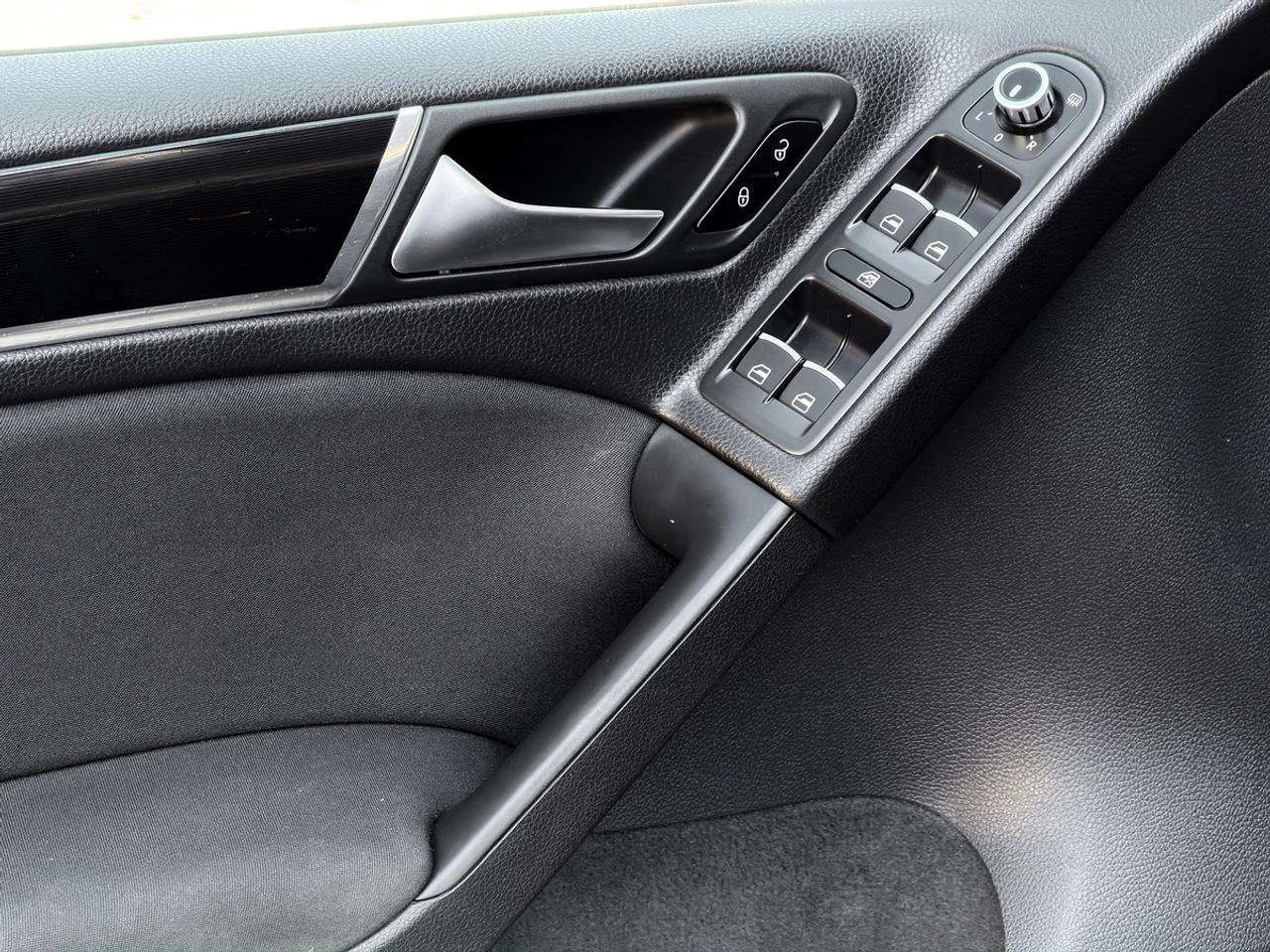 2013 Volkswagen GTI 5-door DSG Photo