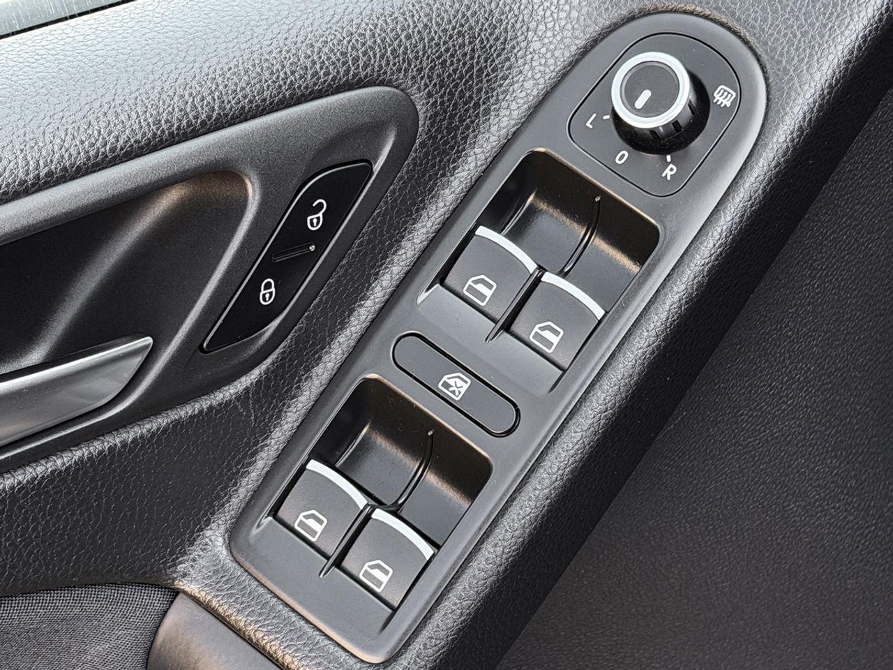 2013 Volkswagen GTI 5-door DSG Photo