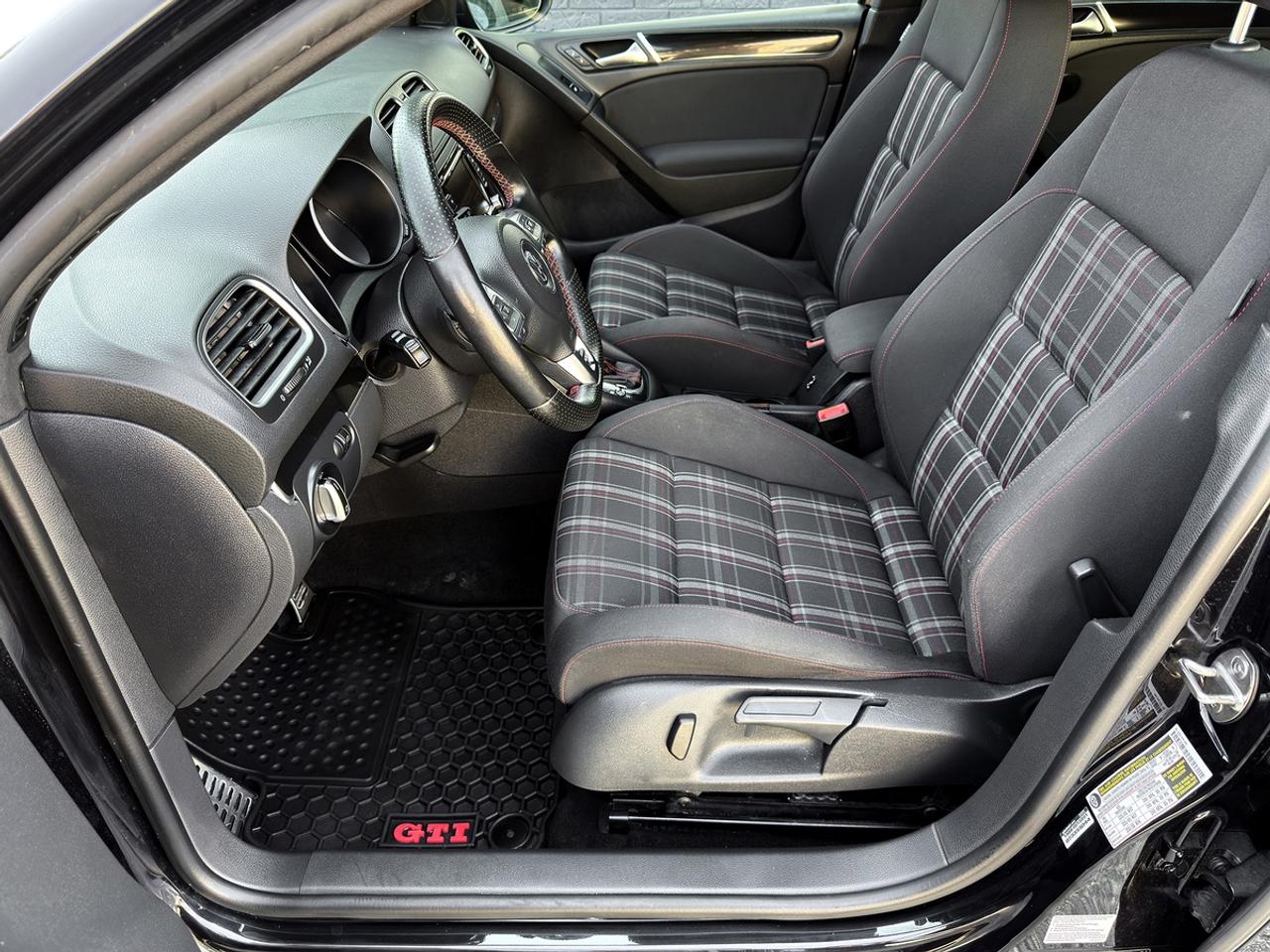 2013 Volkswagen GTI 5-door DSG Photo