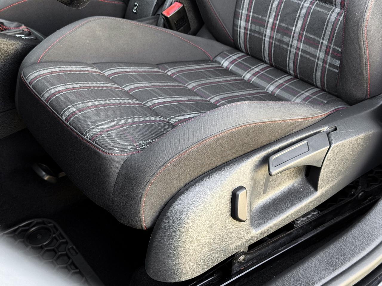 2013 Volkswagen GTI 5-door DSG Photo