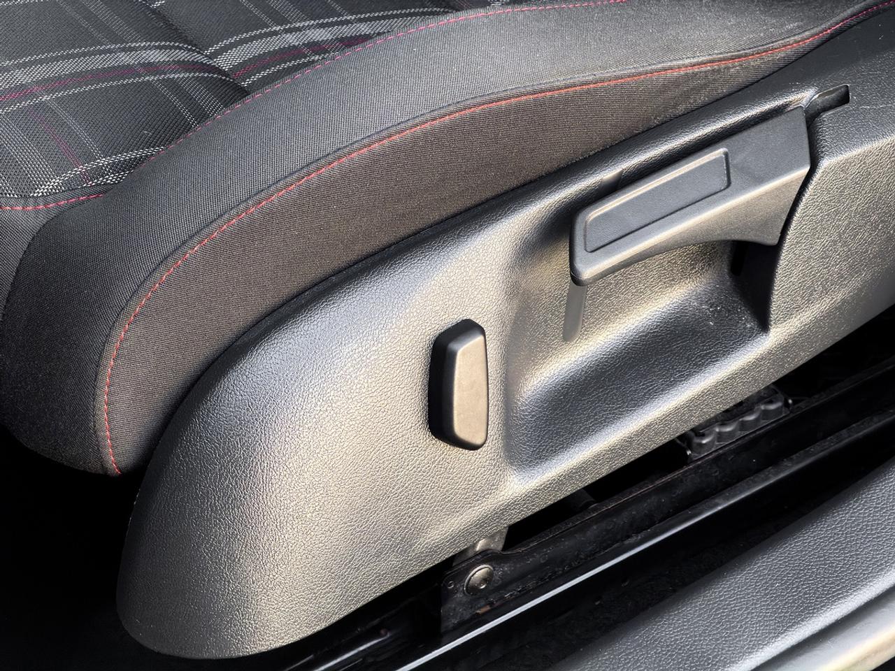 2013 Volkswagen GTI 5-door DSG Photo