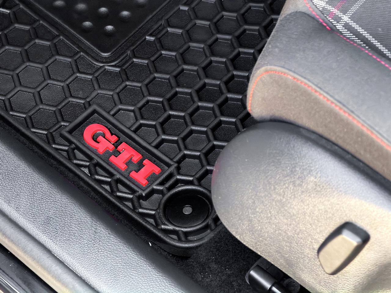 2013 Volkswagen GTI 5-door DSG Photo
