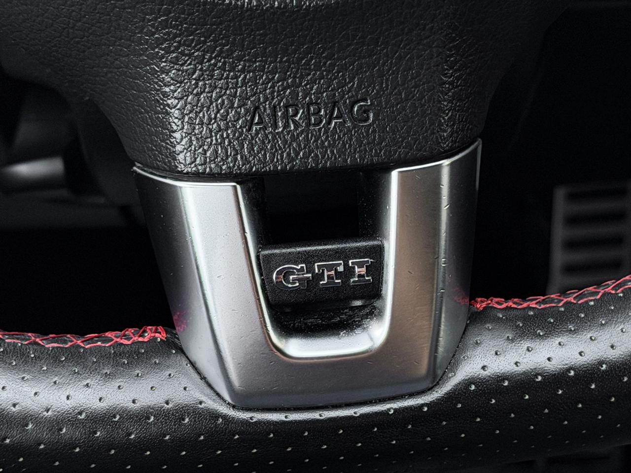 2013 Volkswagen GTI 5-door DSG Photo