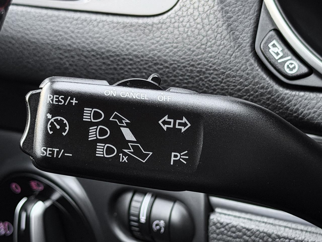 2013 Volkswagen GTI 5-door DSG Photo