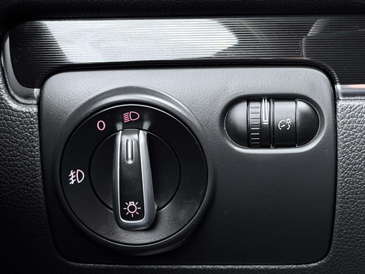 2013 Volkswagen GTI 5-door DSG Photo