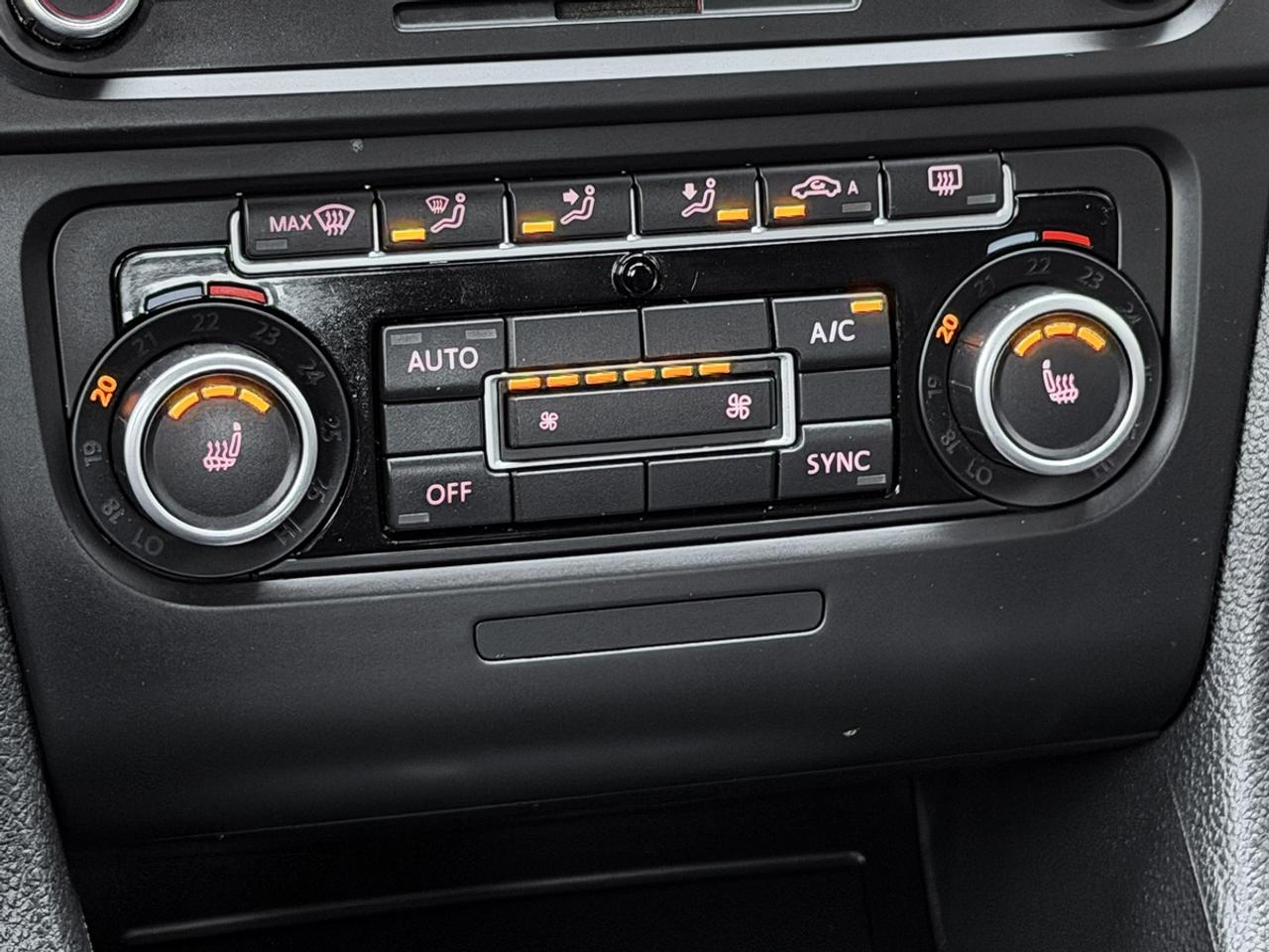 2013 Volkswagen GTI 5-door DSG Photo