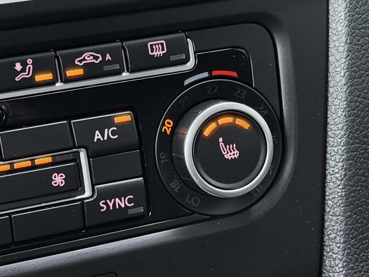 2013 Volkswagen GTI 5-door DSG Photo