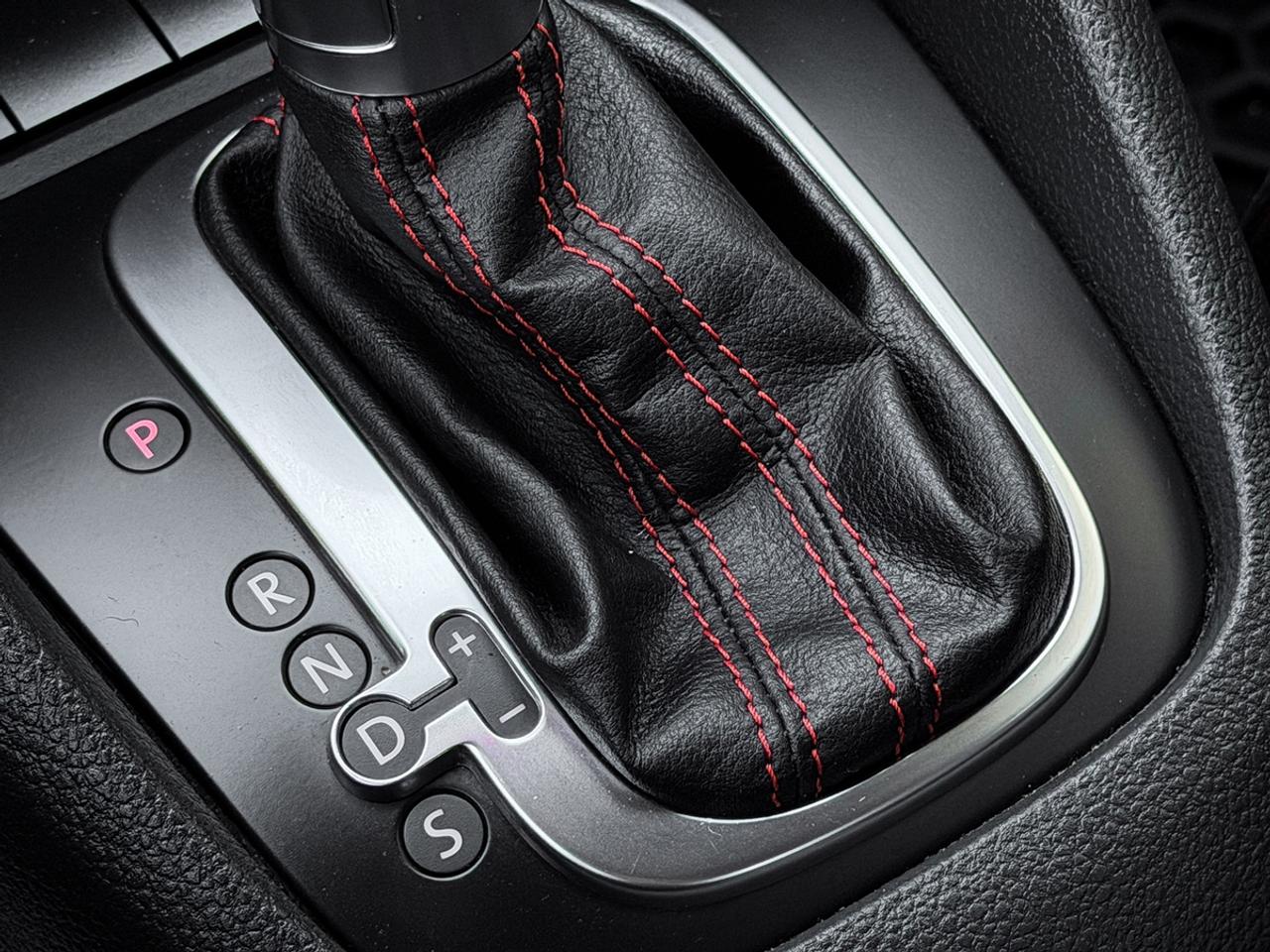 2013 Volkswagen GTI 5-door DSG Photo