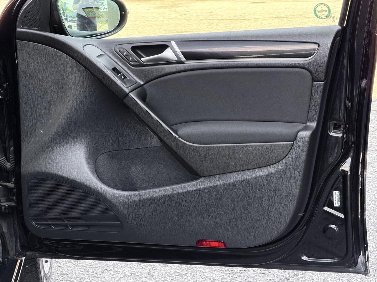 2013 Volkswagen GTI 5-door DSG Photo