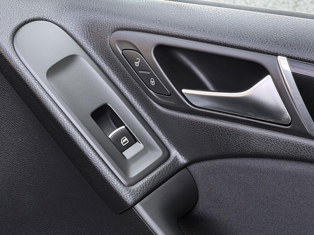 2013 Volkswagen GTI 5-door DSG Photo