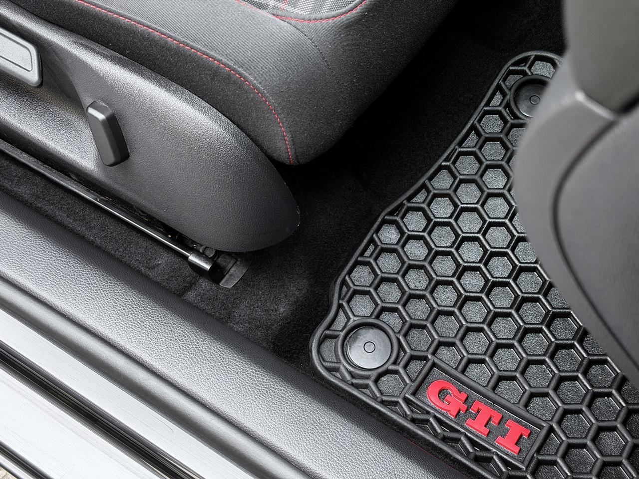2013 Volkswagen GTI 5-door DSG Photo