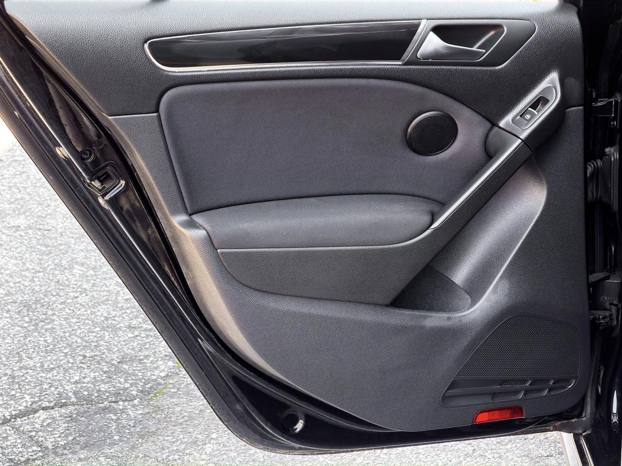 2013 Volkswagen GTI 5-door DSG Photo