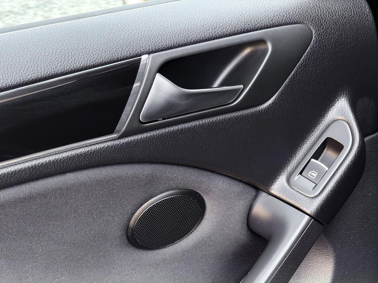 2013 Volkswagen GTI 5-door DSG Photo