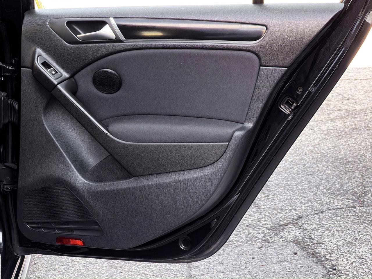 2013 Volkswagen GTI 5-door DSG Photo