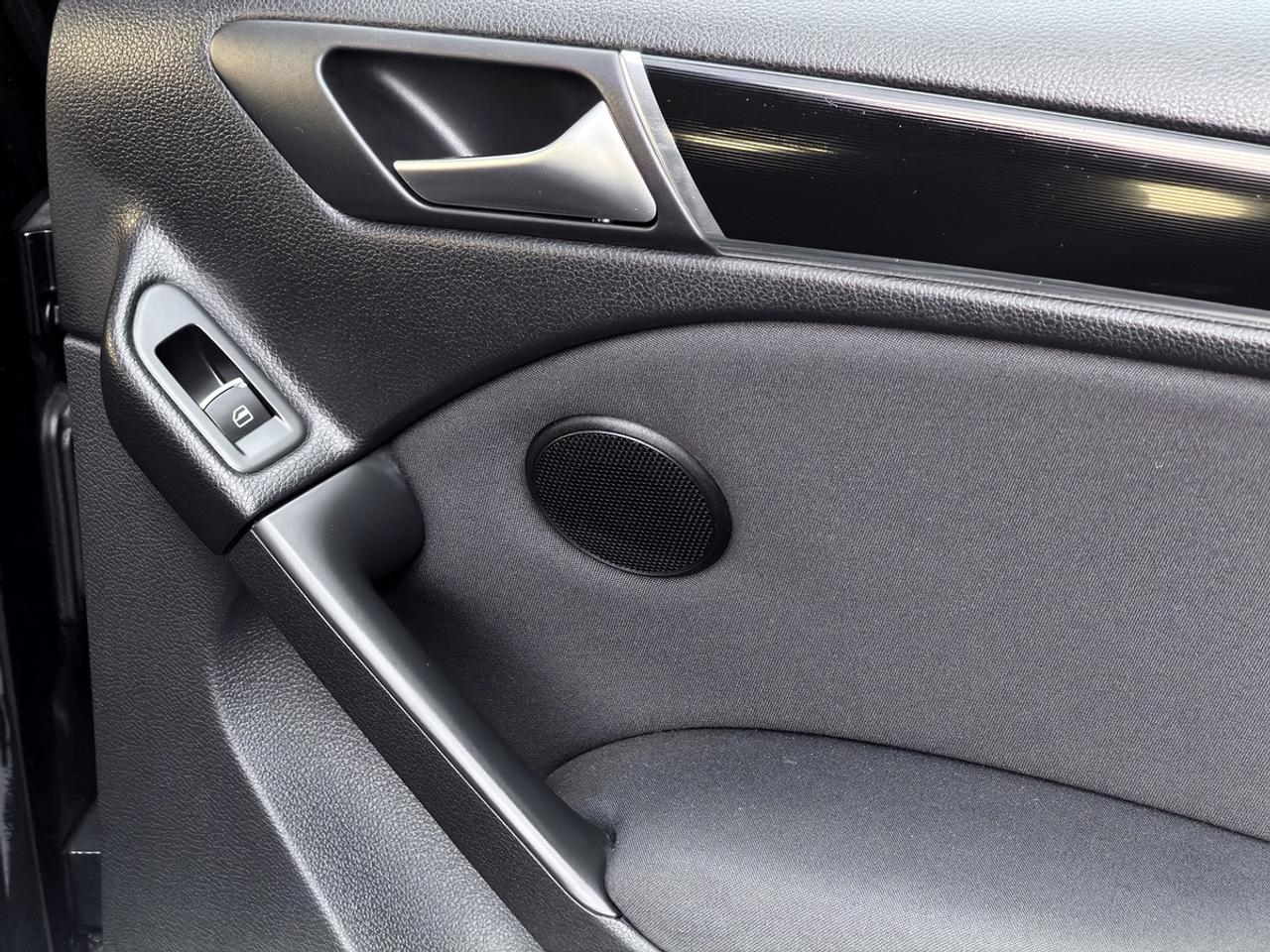2013 Volkswagen GTI 5-door DSG Photo