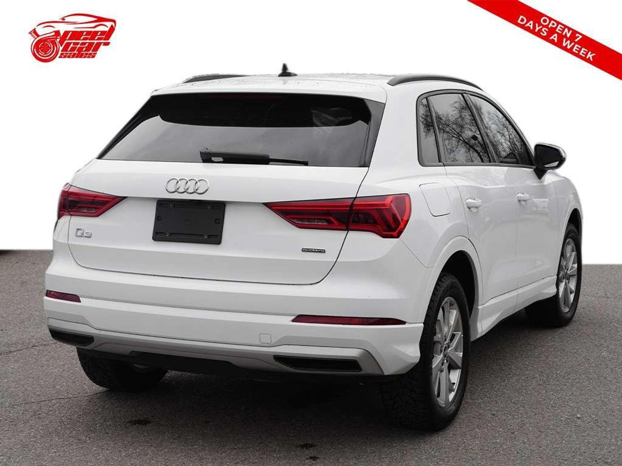 2021 Audi Q3 40 Komfort Panoramic roof Leather seats Cruise Control. Photo4