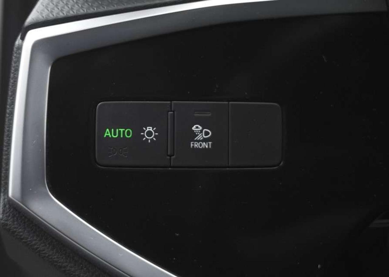 2021 Audi Q3 40 Komfort Panoramic roof Leather seats Cruise Control. Photo