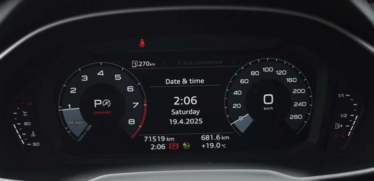 2021 Audi Q3 40 Komfort Panoramic roof Leather seats Cruise Control. Photo