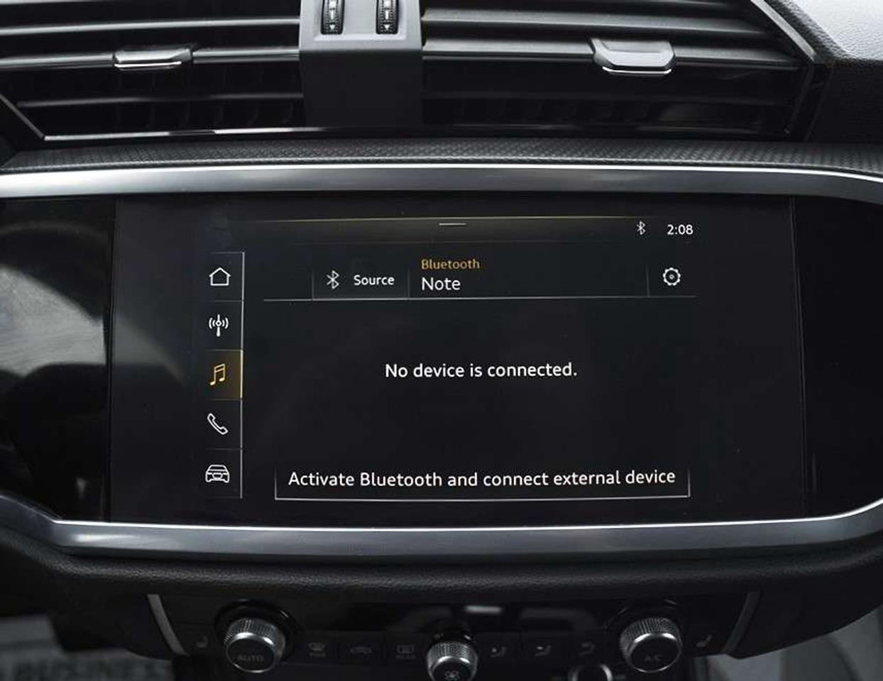 2021 Audi Q3 40 Komfort Panoramic roof Leather seats Cruise Control. Photo