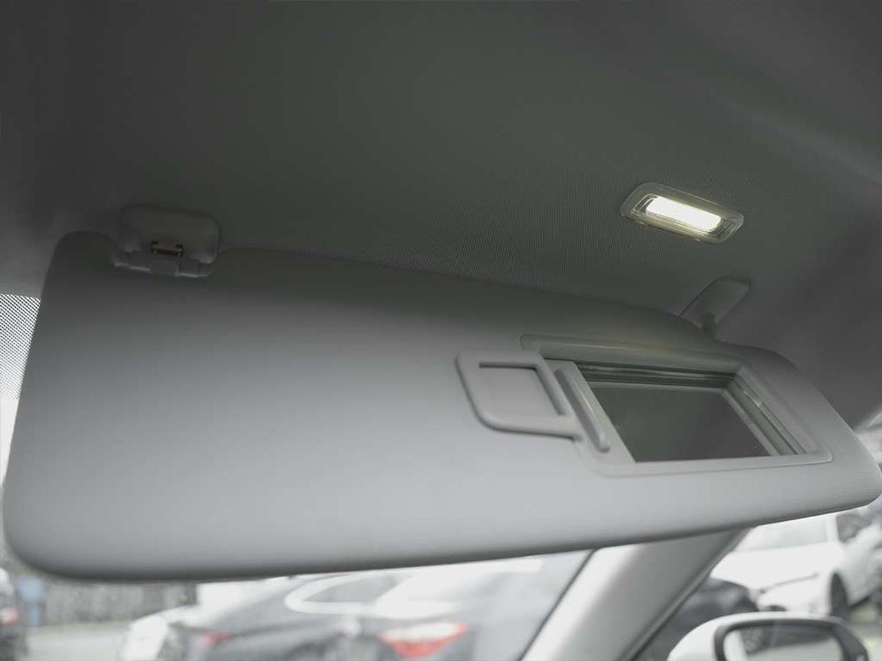 2021 Audi Q3 40 Komfort Panoramic roof Leather seats Cruise Control. Photo