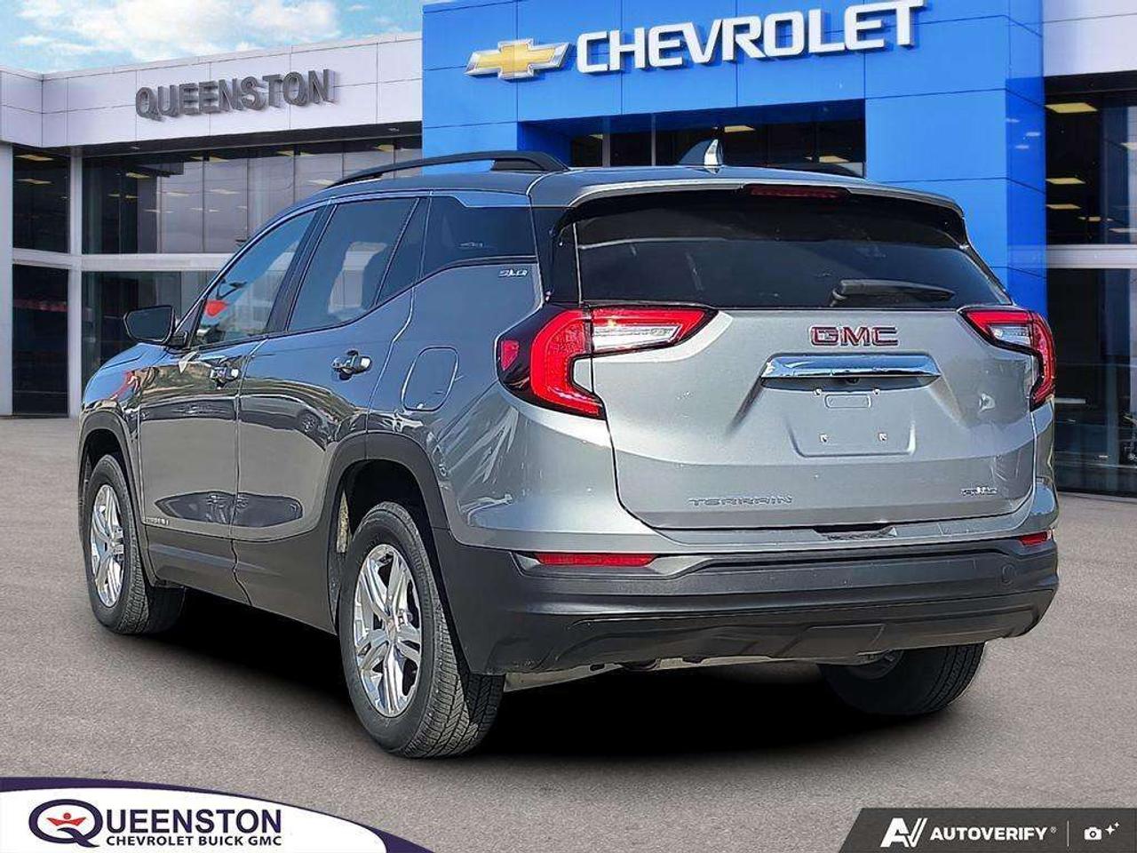 2024 GMC Terrain SLE AWD   OFF LEASE   WELL MAINTAINED   NO CLAIMS Photo