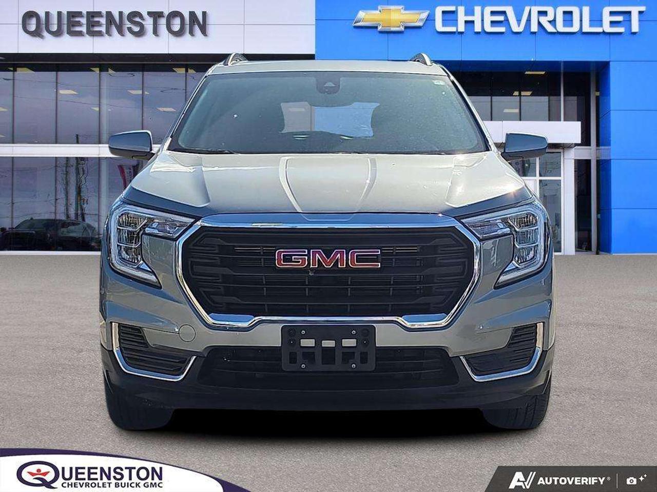 2024 GMC Terrain SLE AWD   OFF LEASE   WELL MAINTAINED   NO CLAIMS Photo2