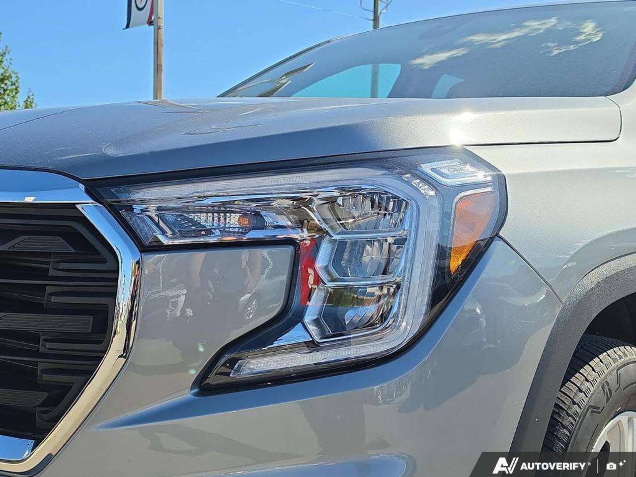 2024 GMC Terrain SLE AWD   OFF LEASE   WELL MAINTAINED   NO CLAIMS Photo