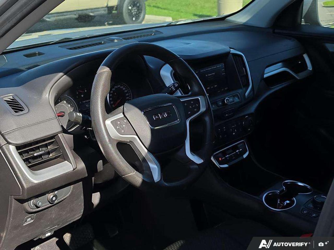 2024 GMC Terrain SLE AWD   OFF LEASE   WELL MAINTAINED   NO CLAIMS Photo